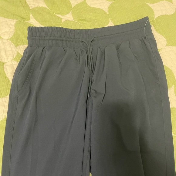 GapFit High Rise Runaround Pants in size petite small. Color Night Shadow Blue - Picture 2 of 4